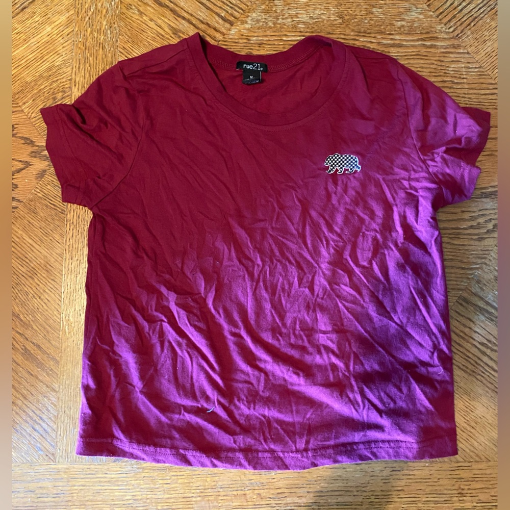 Maroon short sleeve checkered bear embroider medium